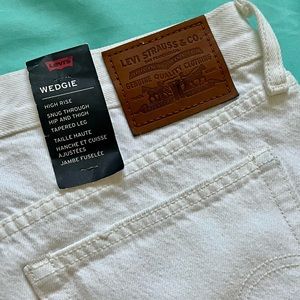 NWT Levi’s Wedgie